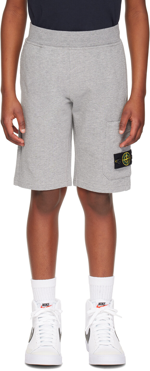 

Детские серые шорты с нашивками Stone Island Junior, Серый, Детские серые шорты с нашивками Stone Island Junior