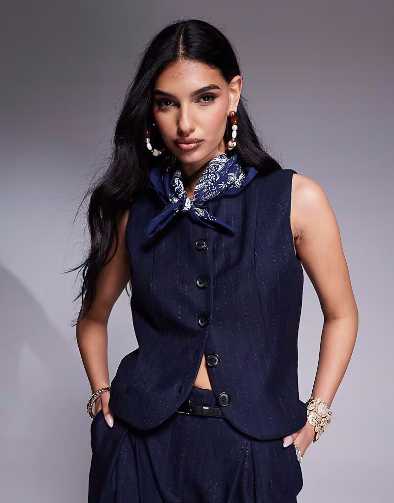 

Топ River Island с высоким воротом в тонкую полоску темно-синего цвета