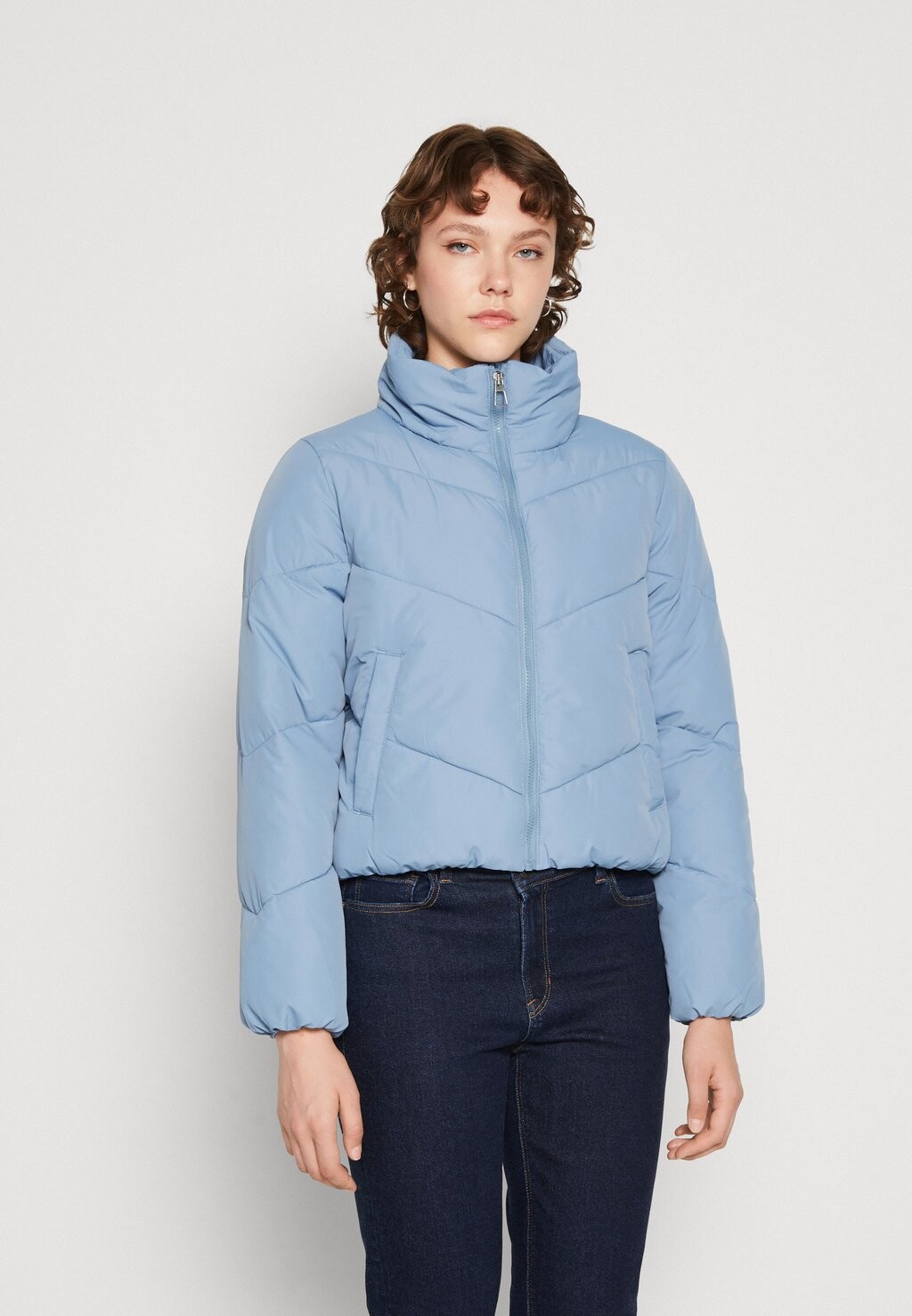 

Куртка ONLY ONLMAGGI SOLID PUFFER, цвет windward blue