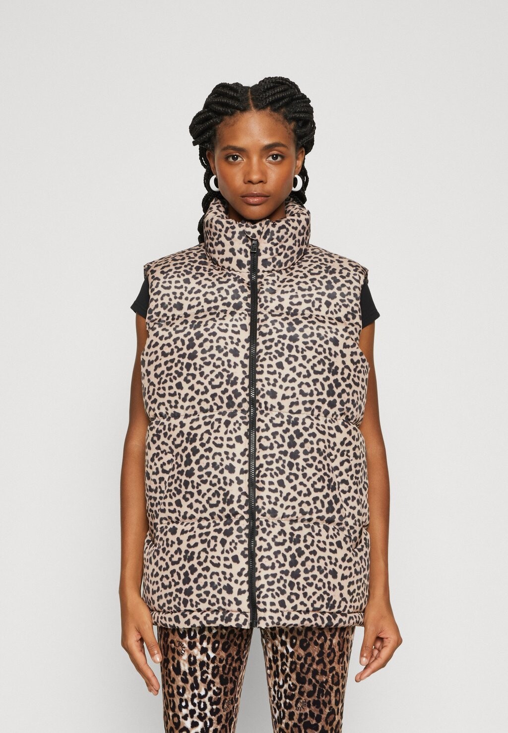 

Жилет Onlcali Pufferwaistcoat ONLY, цвет humus