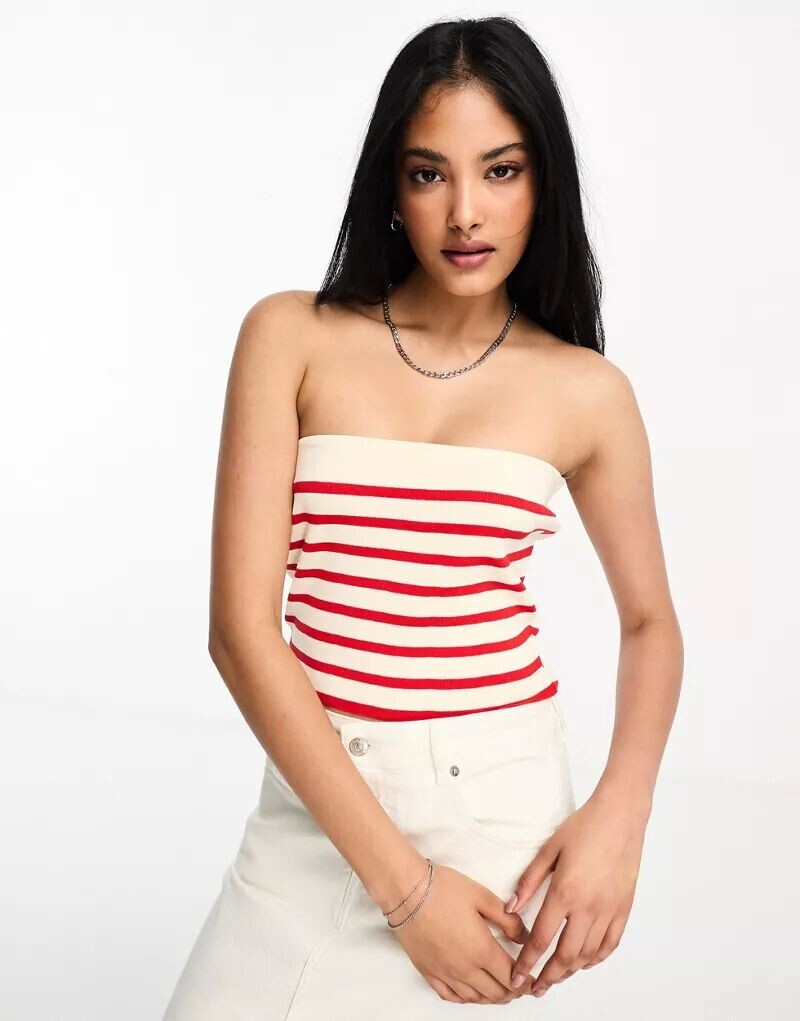 

Красно-белый вязаный укороченный топ без бретелек ASOS