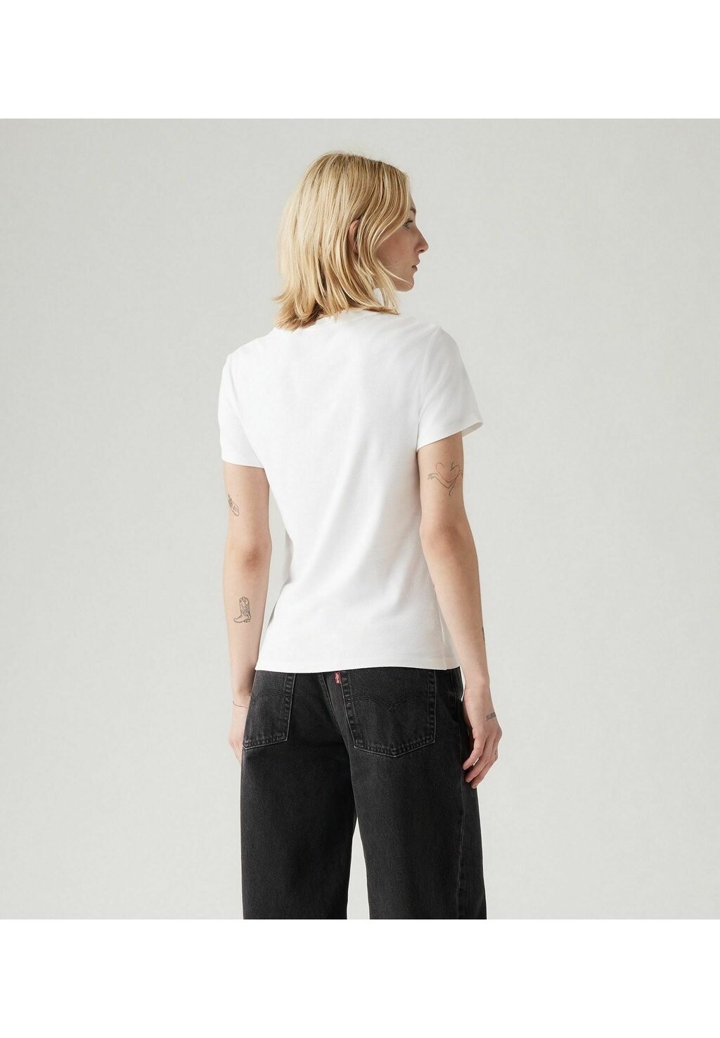 

Принт на футболке ESSENTIAL Levi's, белый деним
