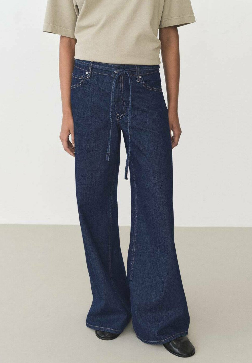 

Расклешенные джинсы OLIVIA Mango, синий