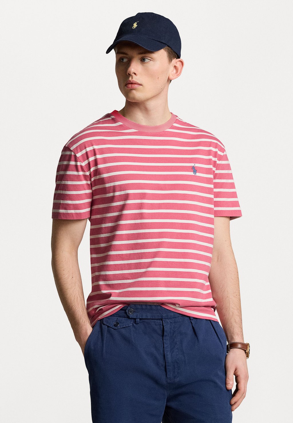 

Принт на футболке CLASSIC FIT STRIPED JERSEY T-SHIRT Ralph Lauren, цвет Adirondack Berry/Nevis