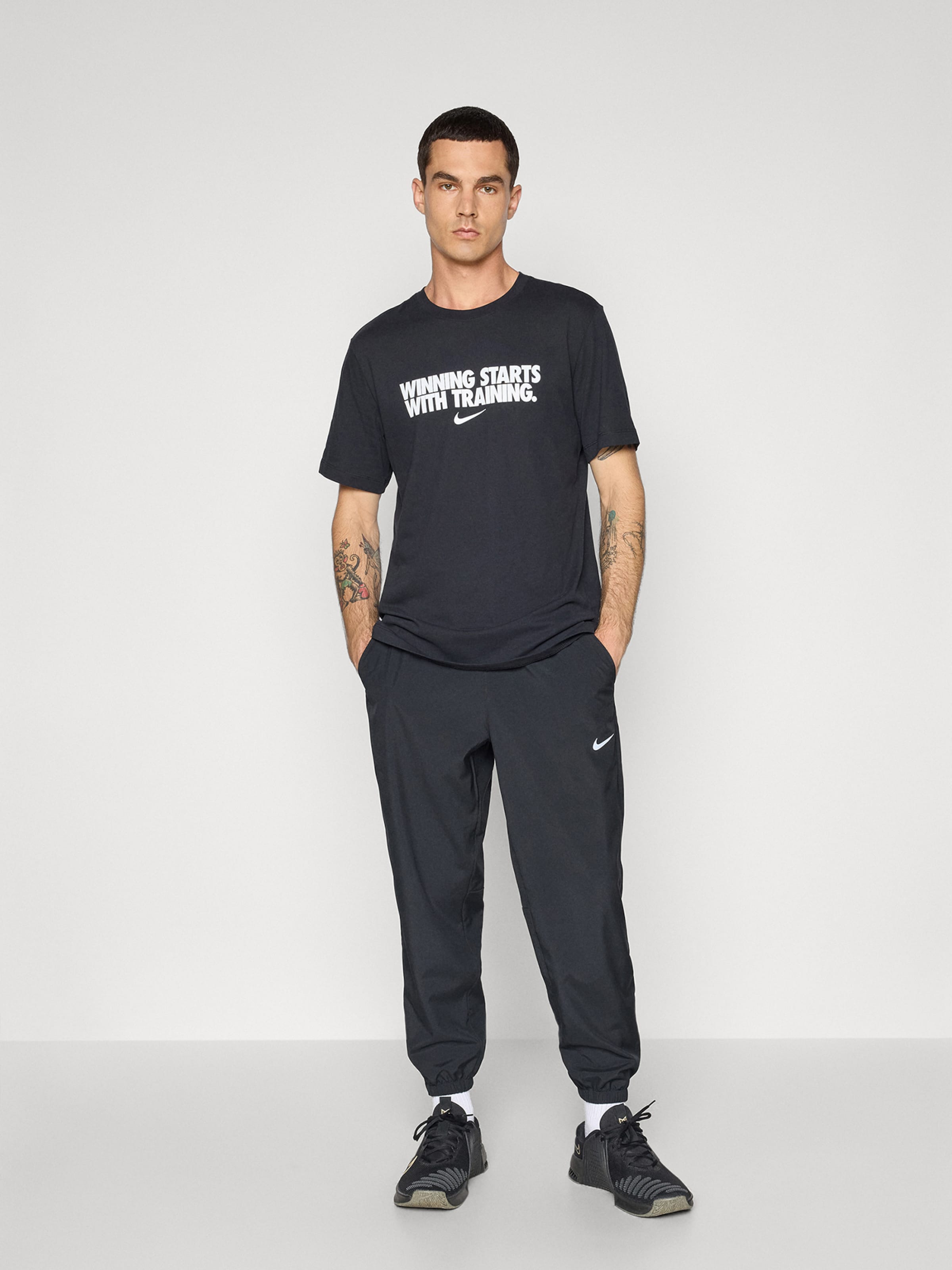 NIKE Футболка Performance 'WINNING' в черном цвете — фото 4