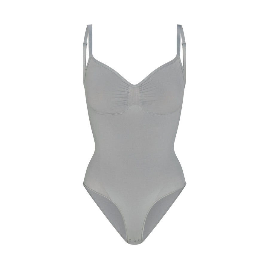 

Короткое боди SKIMS Seamless Sculpt, цвет Pacific
