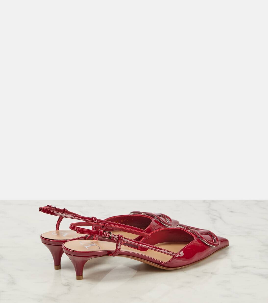 Туфли-лодочки VLogo Signature из лакированной кожи с ремешком на пятке Valentino Garavani, цвет deep scarlett — фото 3