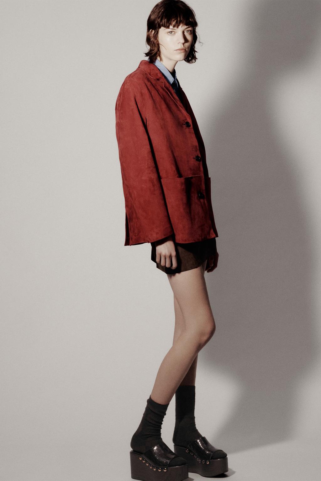 

Блейзер из 100% замши ZARA, цвет Dark burgundy