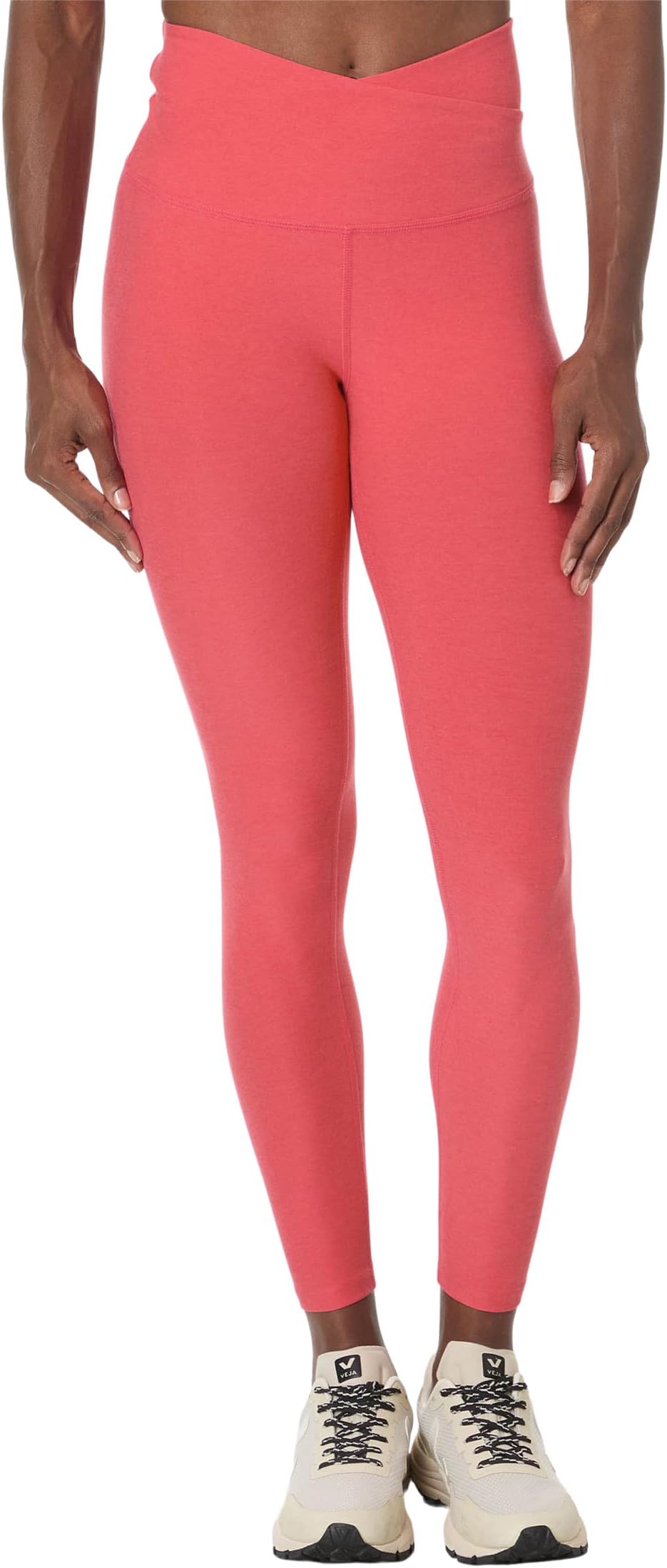 

Брюки Beyond Yoga Spacedye At Your Leisure High Waisted Midi Leggings, цвет Coral Glow Heather
