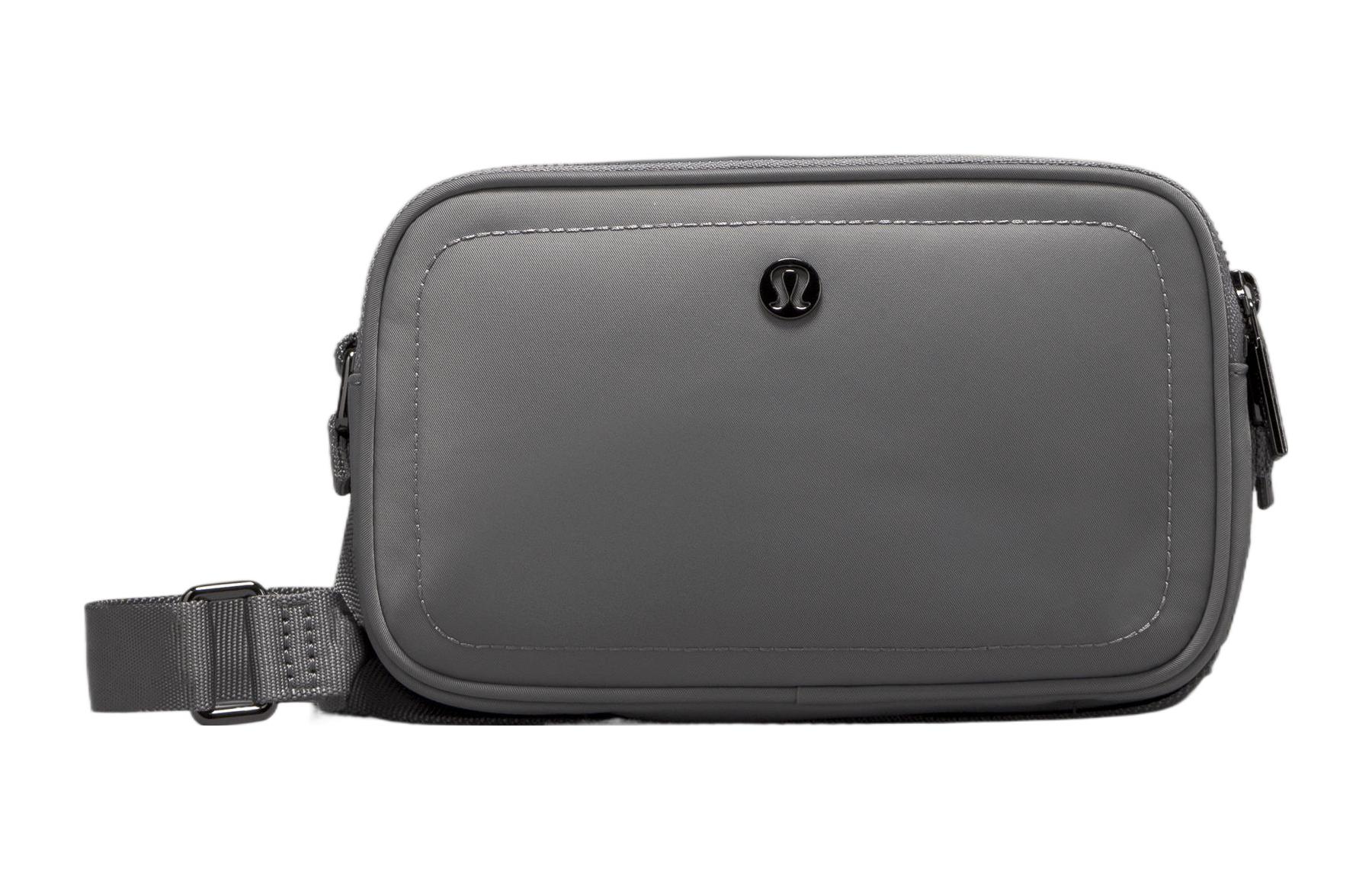 

Lululemon Переработанный нейлоновый рюкзак для фотоаппарата плечевая сумка через плечо, Asphalt Gray