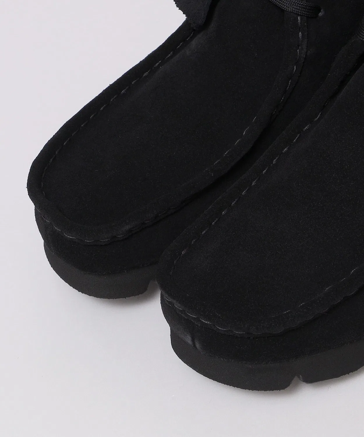 Ботинки Wallabee Boot GORE-TEX Clarks на шнурках чёрные — фото 3