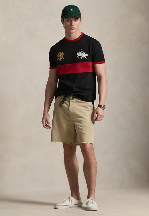 Классическая трикотажная футболка с графическим принтом. Polo Ralph Lauren, Black/Sweet Tomato — фото 2