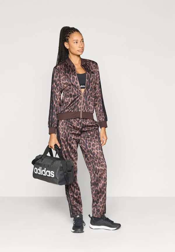 Полный комплект спортивного костюма Adidas Sportswear, Multicolor/Earth Strata — фото 2