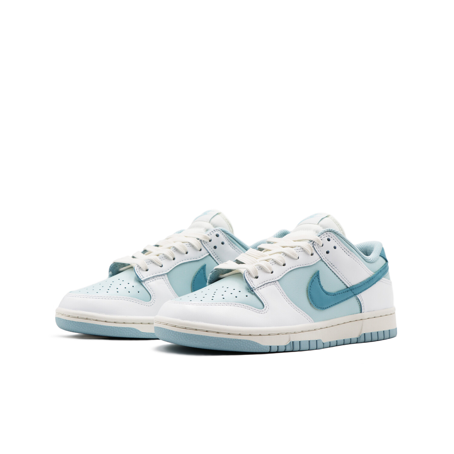 

Кроссовки Nike Dunk Skateboard Shoes Women's Low-Top Light Blue // White