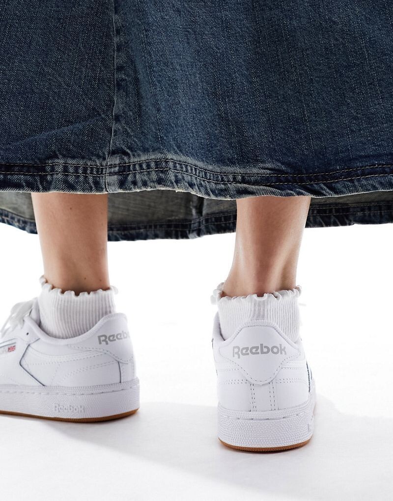 Белые кроссовки Reebok Club C 85 на резиновой подошве — фото 4