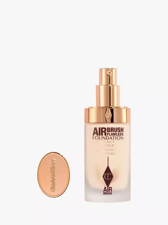 Безупречная тональная основа, нанесенная аэрографом Charlotte Tilbury, 1 Cool