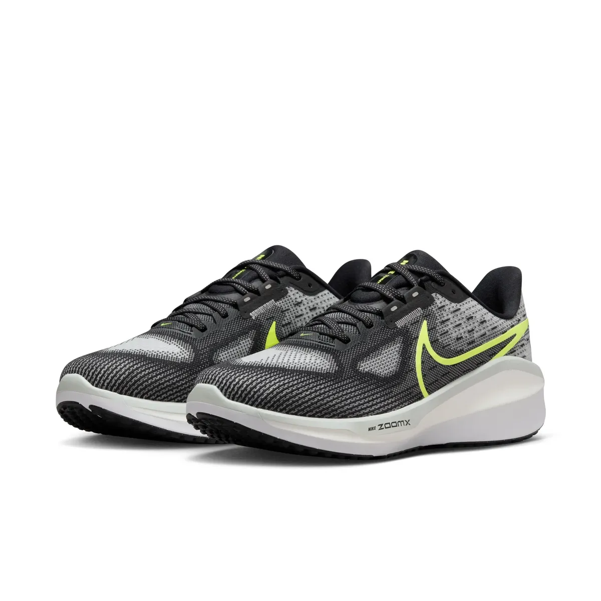 

Кроссовки Nike "VOMERO 17", черно-белый