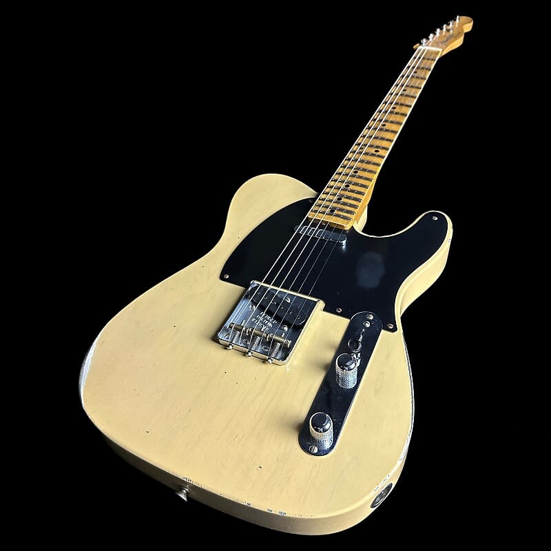 

Электрогитара Fender Custom Shop 1952 Telecaster Relic Aged Nocaster Blonde w/case