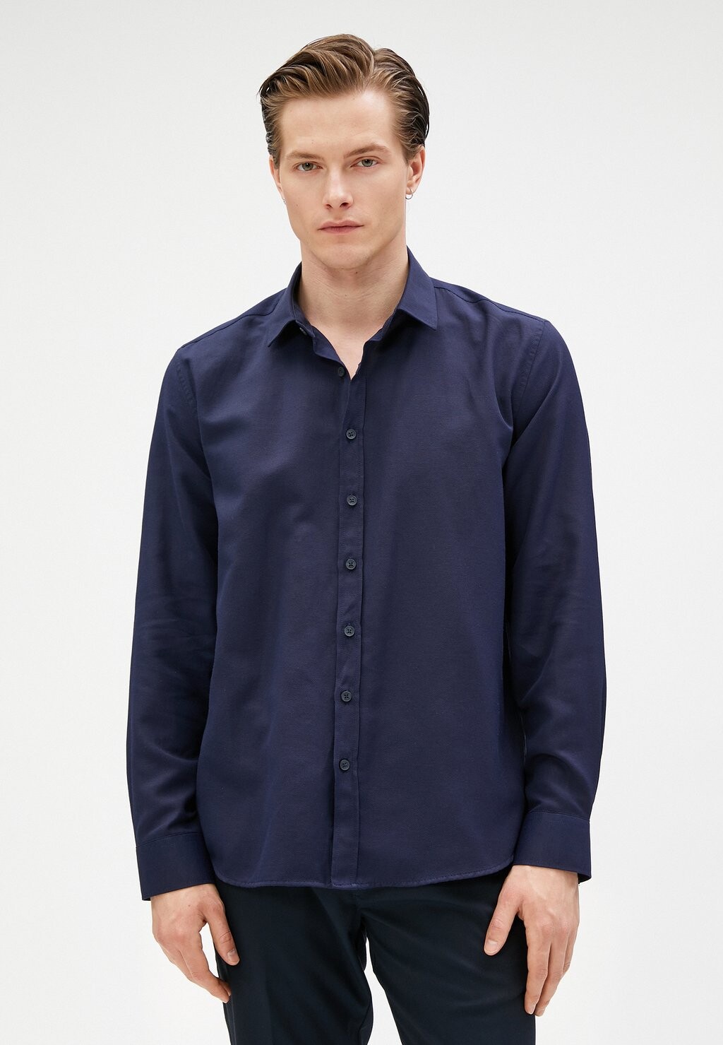 

Рубашка BASIC CLASSIC NECK LONG SLEEVE BUTTONED Koton, темно-синий