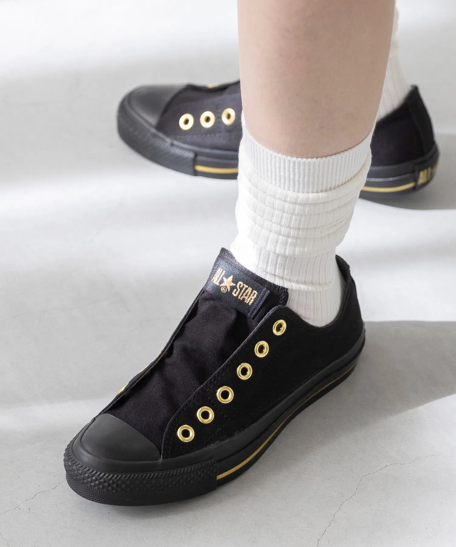 Унисекс кеды слипоны CONVERSE ALL STAR GOLDSTRIPE OX белые — фото 2
