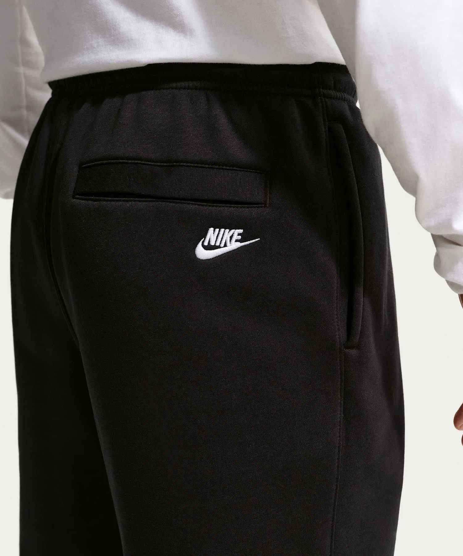 Мужские флисовые спортивные брюки Nike Sportswear Club IF0700-010, черные. — фото 3