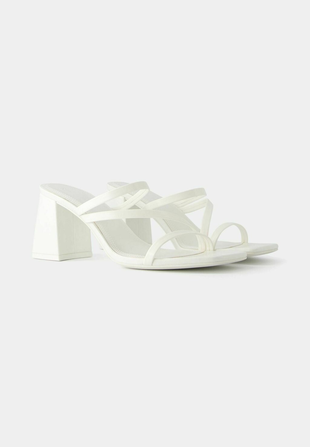 

Босоножки с ремешком Multi-Strap Bershka, белый