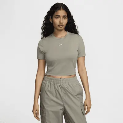 

Футболка Nike Sportswear Essential, цвет Light Army