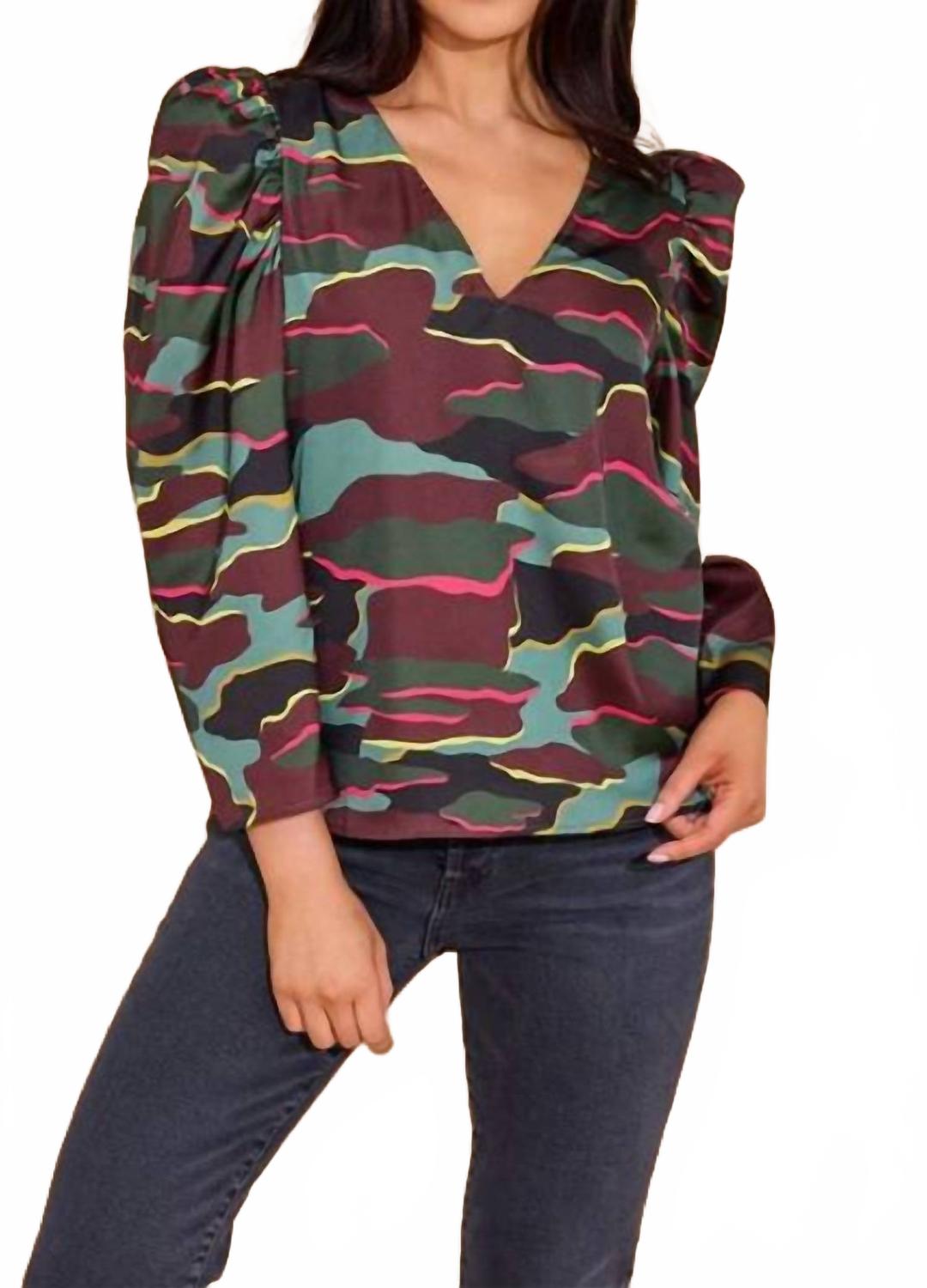 

Alden Adair Топ Финли в неоновом камуфляже