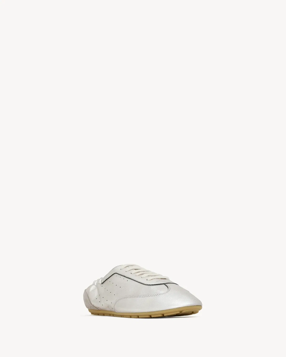 Кроссовки LEWIS из металлизированной кожи и замши SAINT LAURENT, серебряный — фото 4