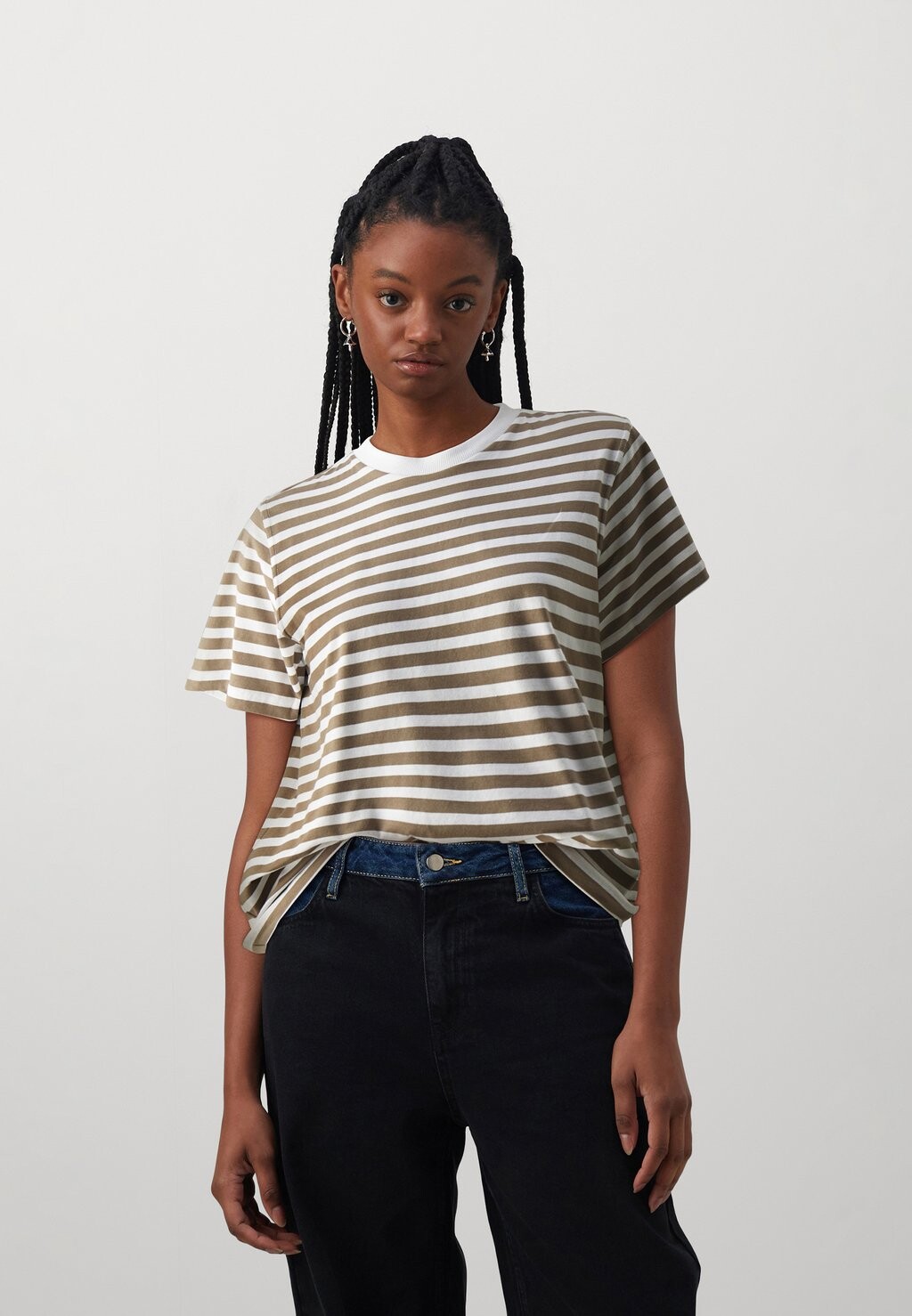 

Футболка с принтом ONLLIVINA TEE ONLY, цвет walnut/white