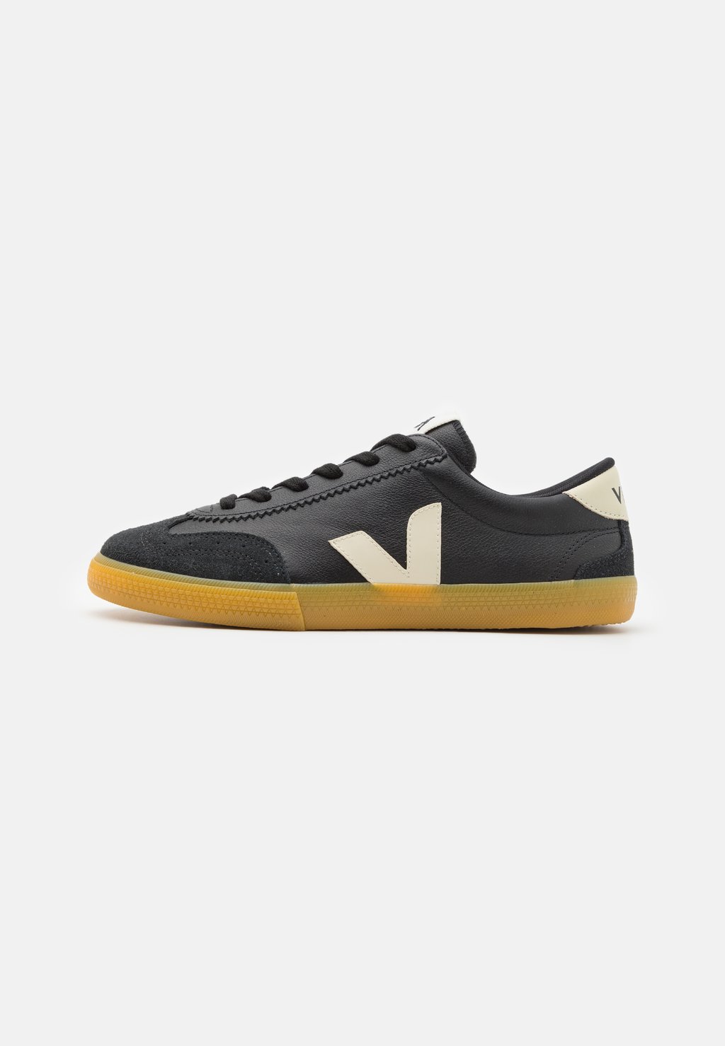 

Низкие кеды VOLLEY Veja, черный