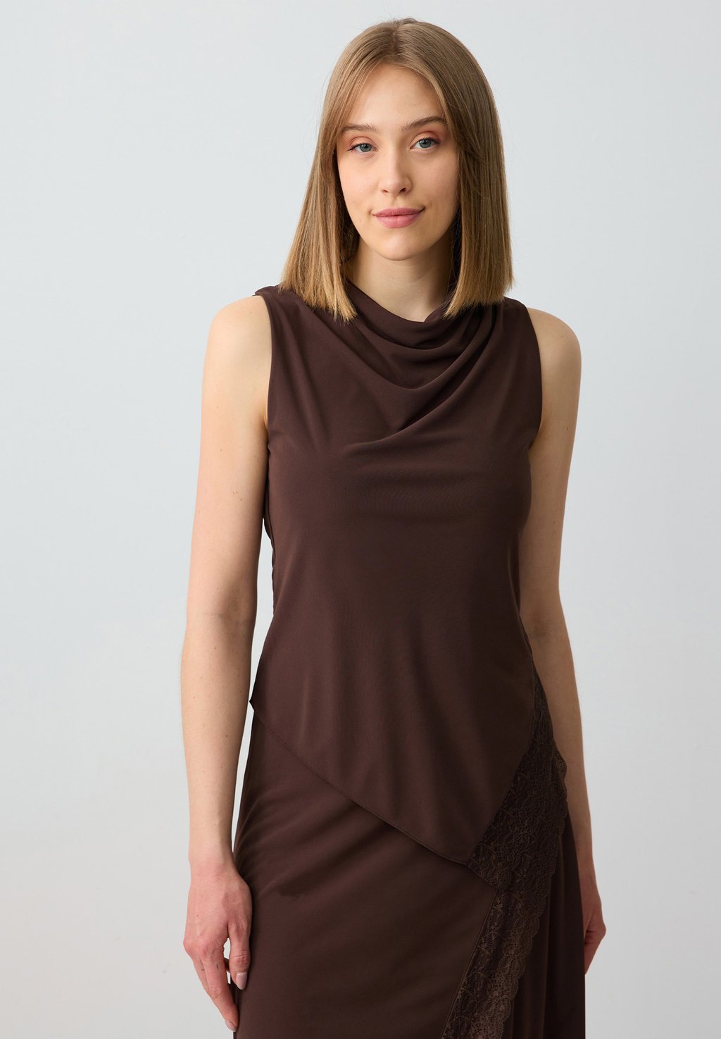 

Топ DRAPED COLLAR SLEEVELESS WITH LACE - Blouse Jimmy Key, цвет Biiter Brown