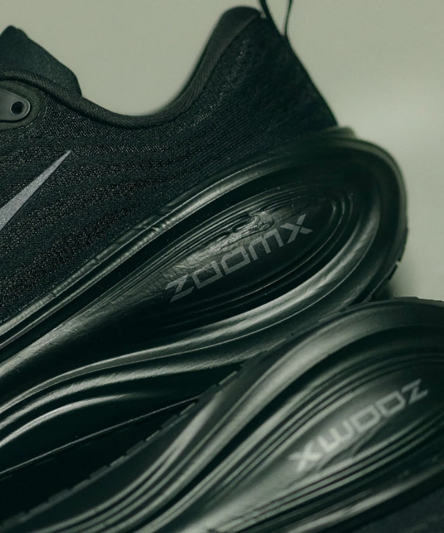 Мужские кроссовки Nike Vomero Plus — фото 2