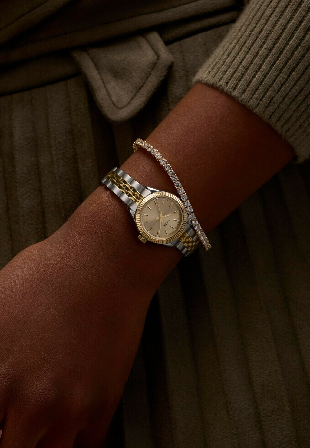 

Часы MINI LEGACY WITH DIAL Timex, серебряный
