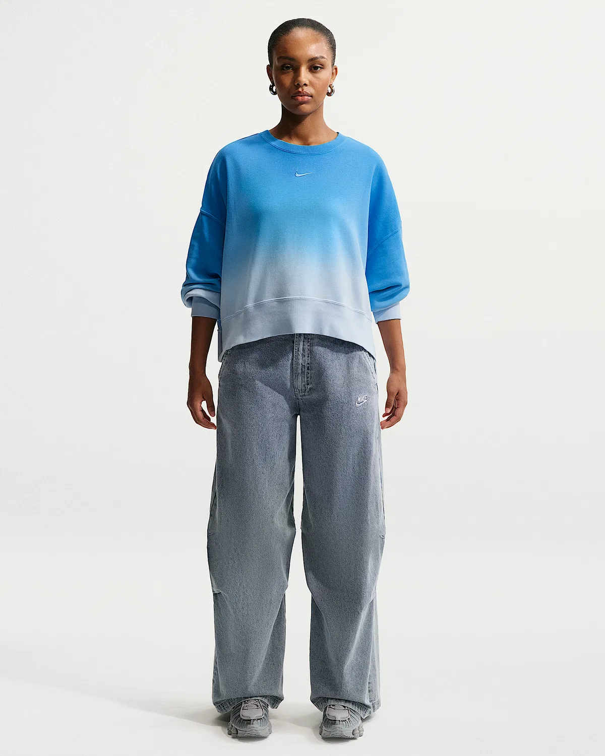 Женский оверсайз свитшот с круглым вырезом Nike Sportswear Phoenix Fleece, Hydrogen Blue/Light Photo Blue/Light Photo Blue — фото 4