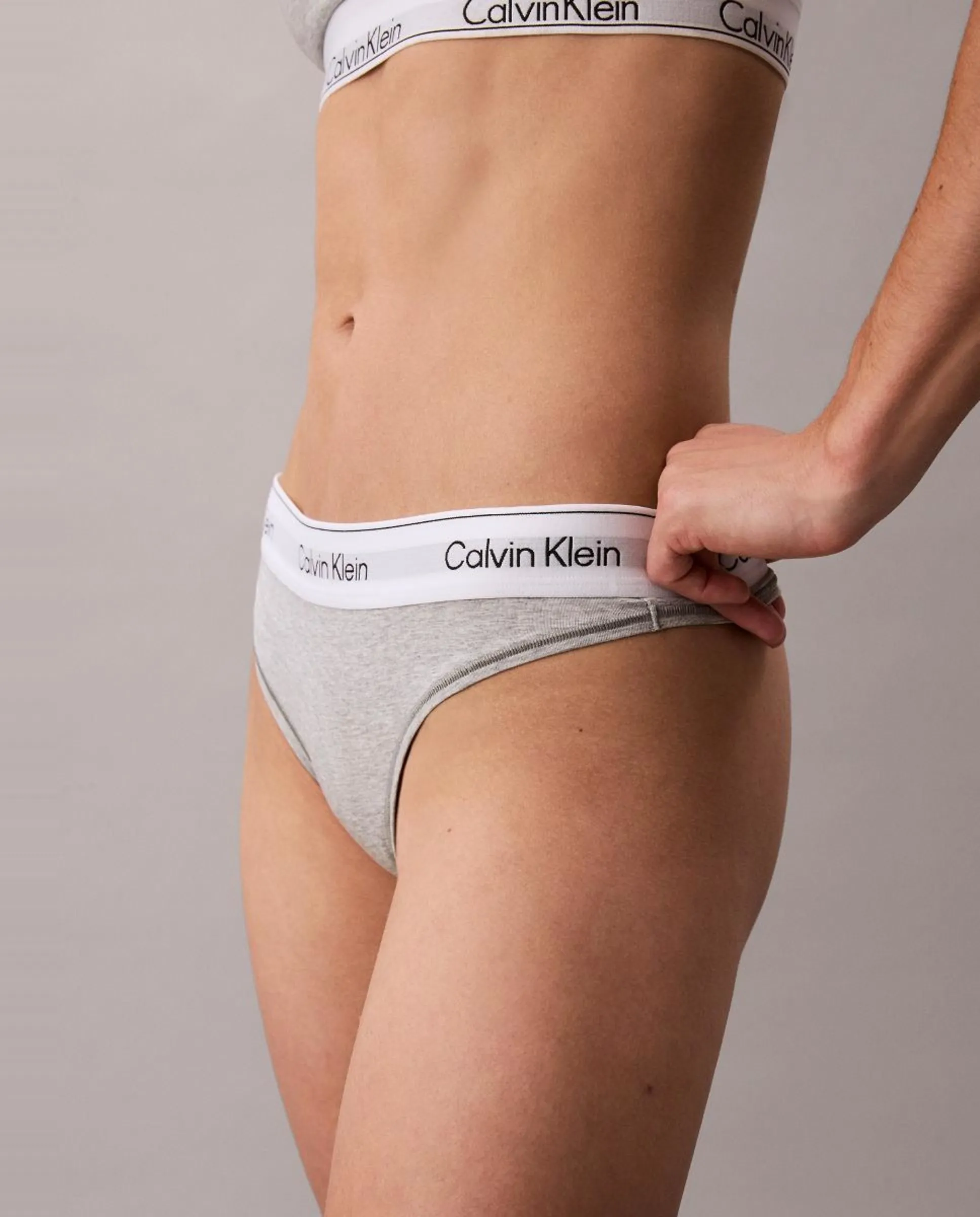 Женские трусы-танга ICON COTTON MODAL Calvin Klein, серый — фото 4
