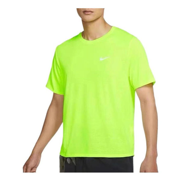 

Футболка Nike Dri-FIT Miler Short Sleeves Training Tee 'Neon Green', зеленый