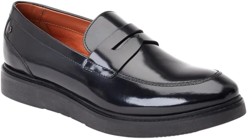 

Блестящие черные лоферы от Base London