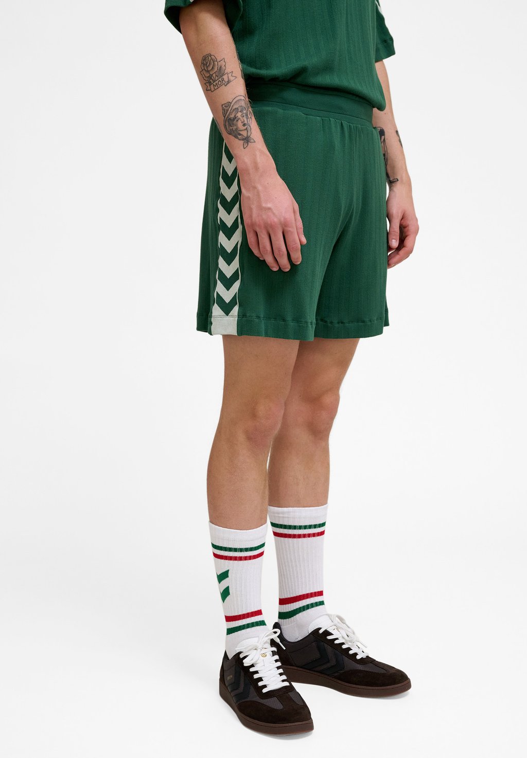 

Шорты Hummel, зеленый
