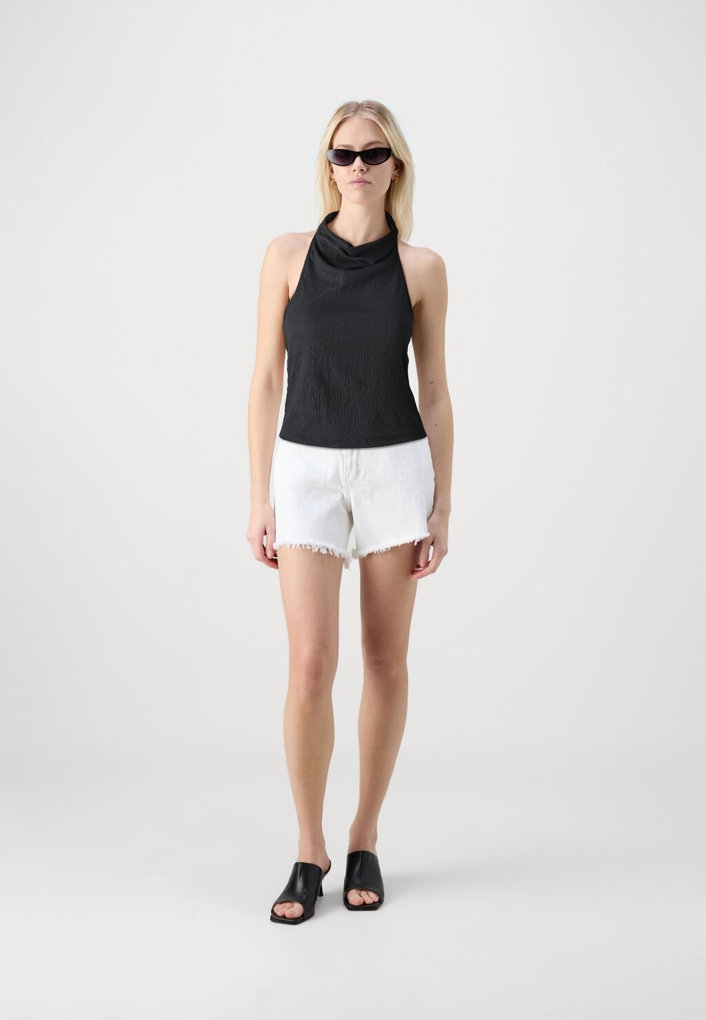 

Топ ONLHILLERY HALTER NECK ONLY, черный