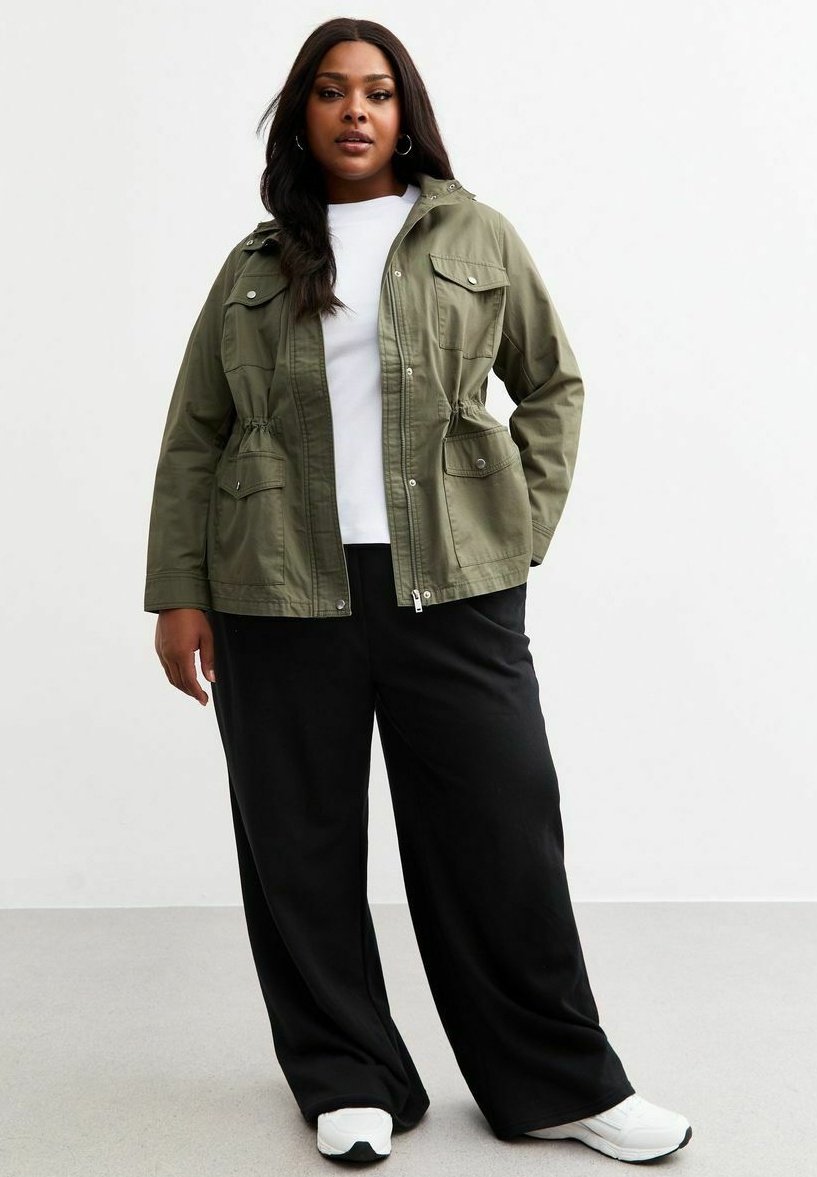 

Легкая куртка CURVES FOUR POCKET SHACKET New Look Curves, хаки