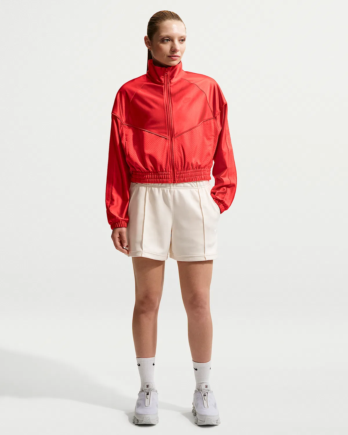 Женская оверсайз куртка Windrunner Nike Sportswear, Light Crimson/Light Crimson — фото 4