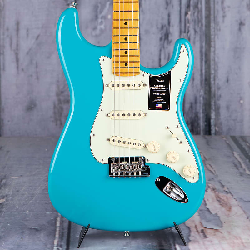 

Электрогитара Fender American Professional II Stratocaster, Miami Blue