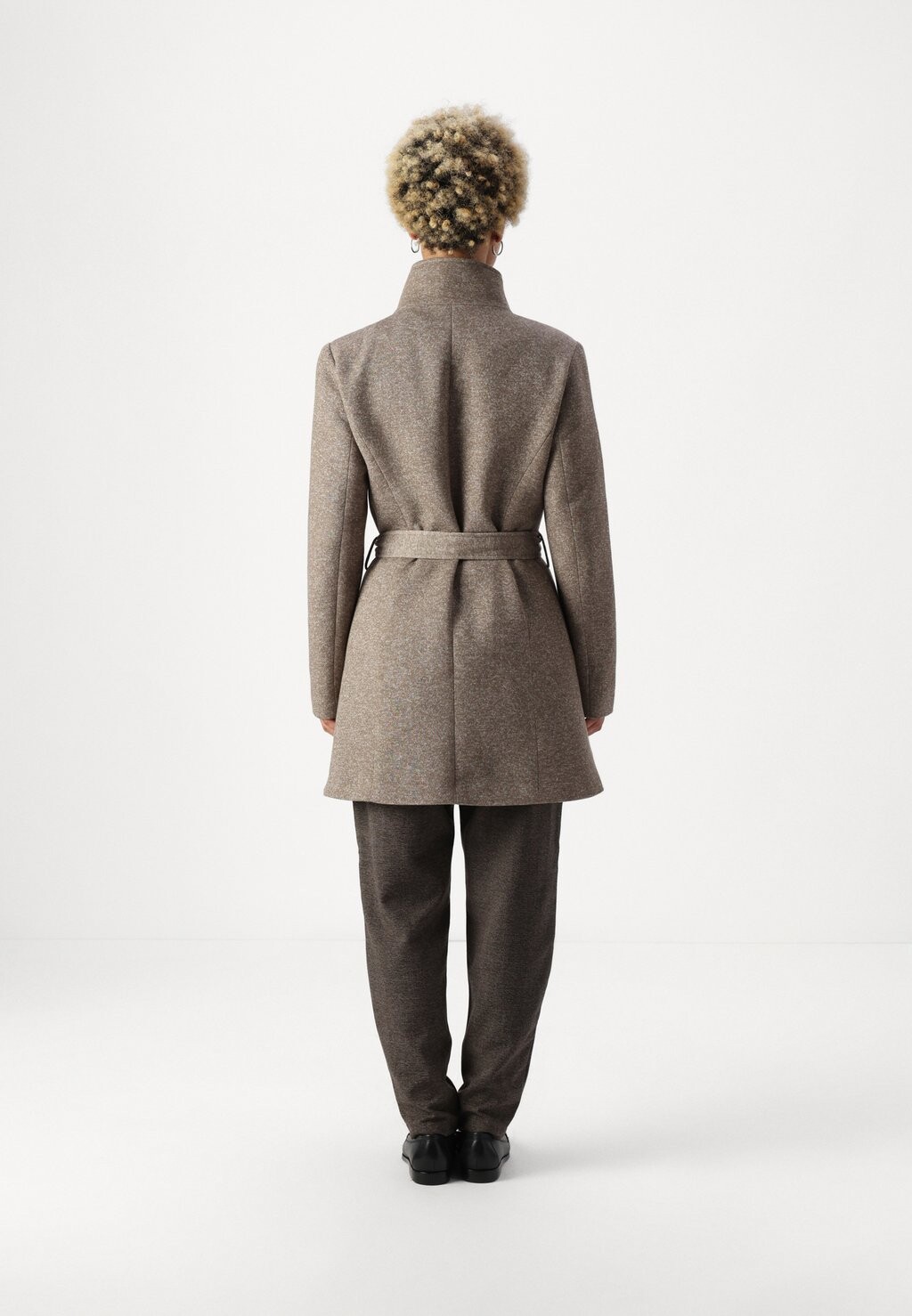 

Классическое пальто ONLELLI LIGHT COAT ONLY Petite, светло-коричневый
