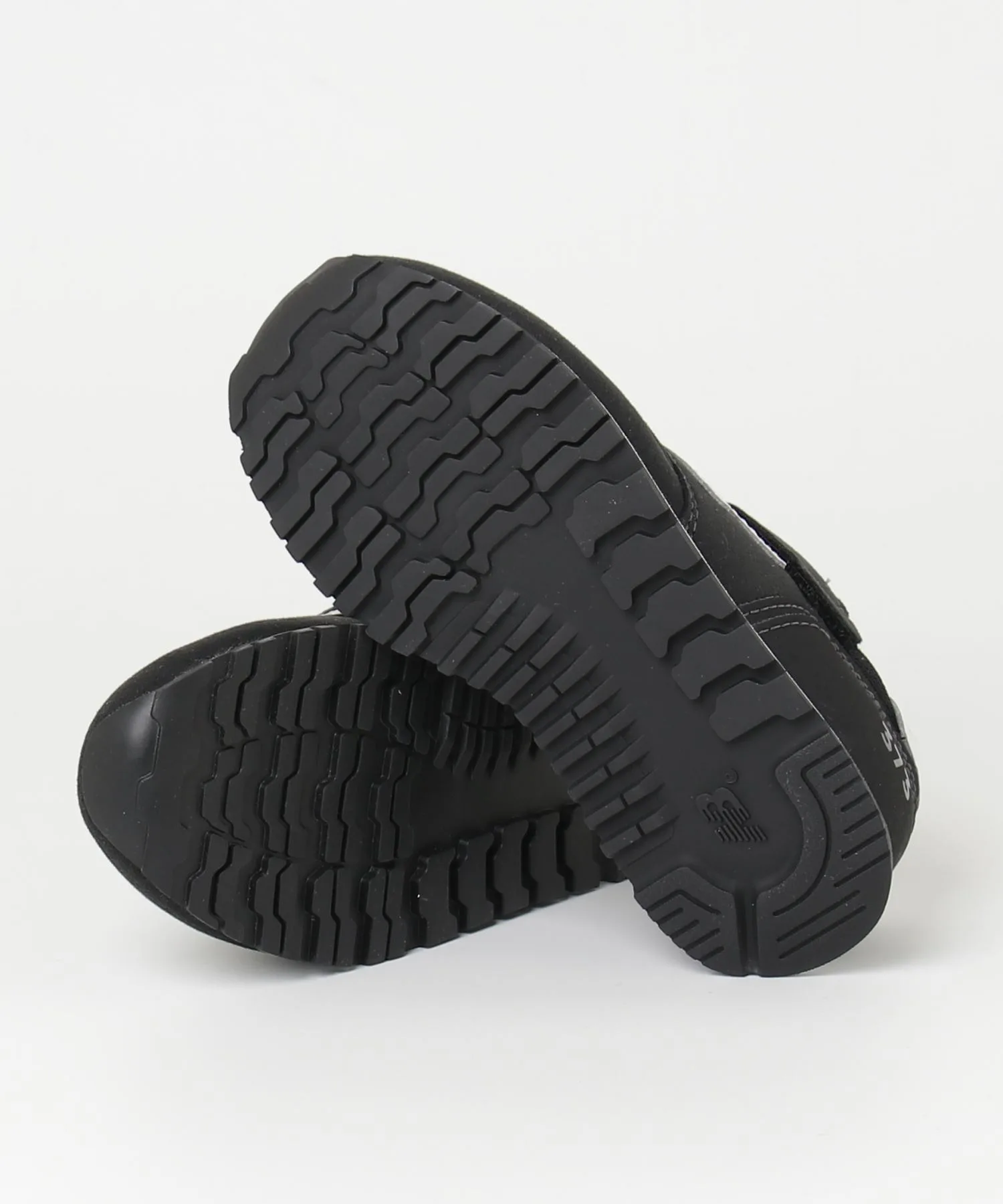 Детские кроссовки ретро-стиля New Balance 373 черные — фото 3
