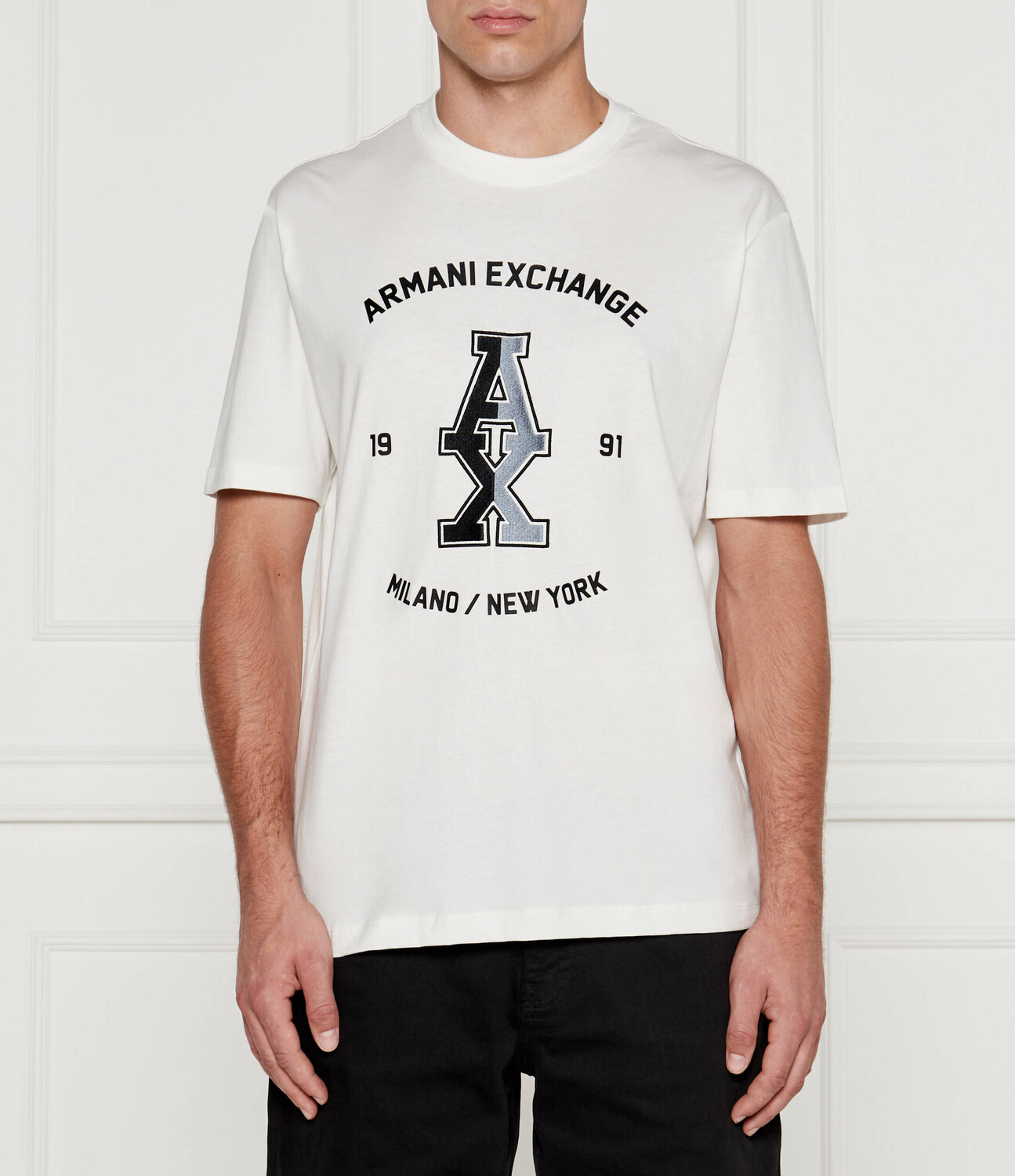 

Футболка Armani Exchange Regular Fit, белый