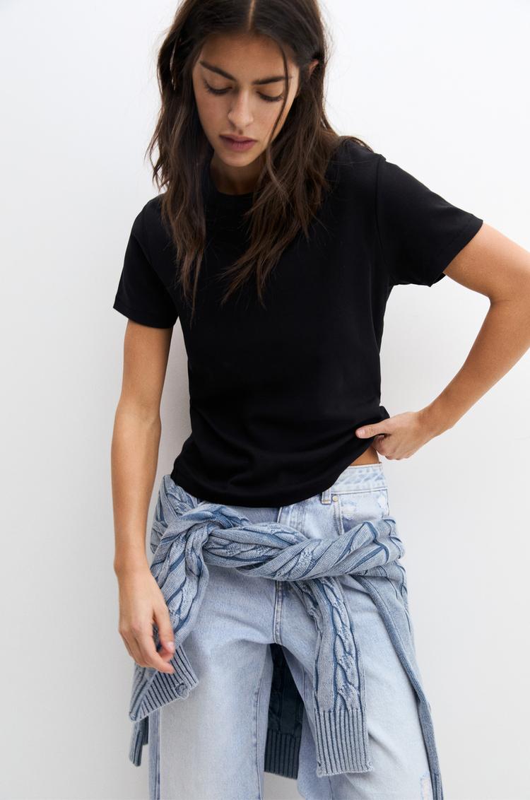 

Базовая футболка с коротким рукавом Pull And Bear, черный