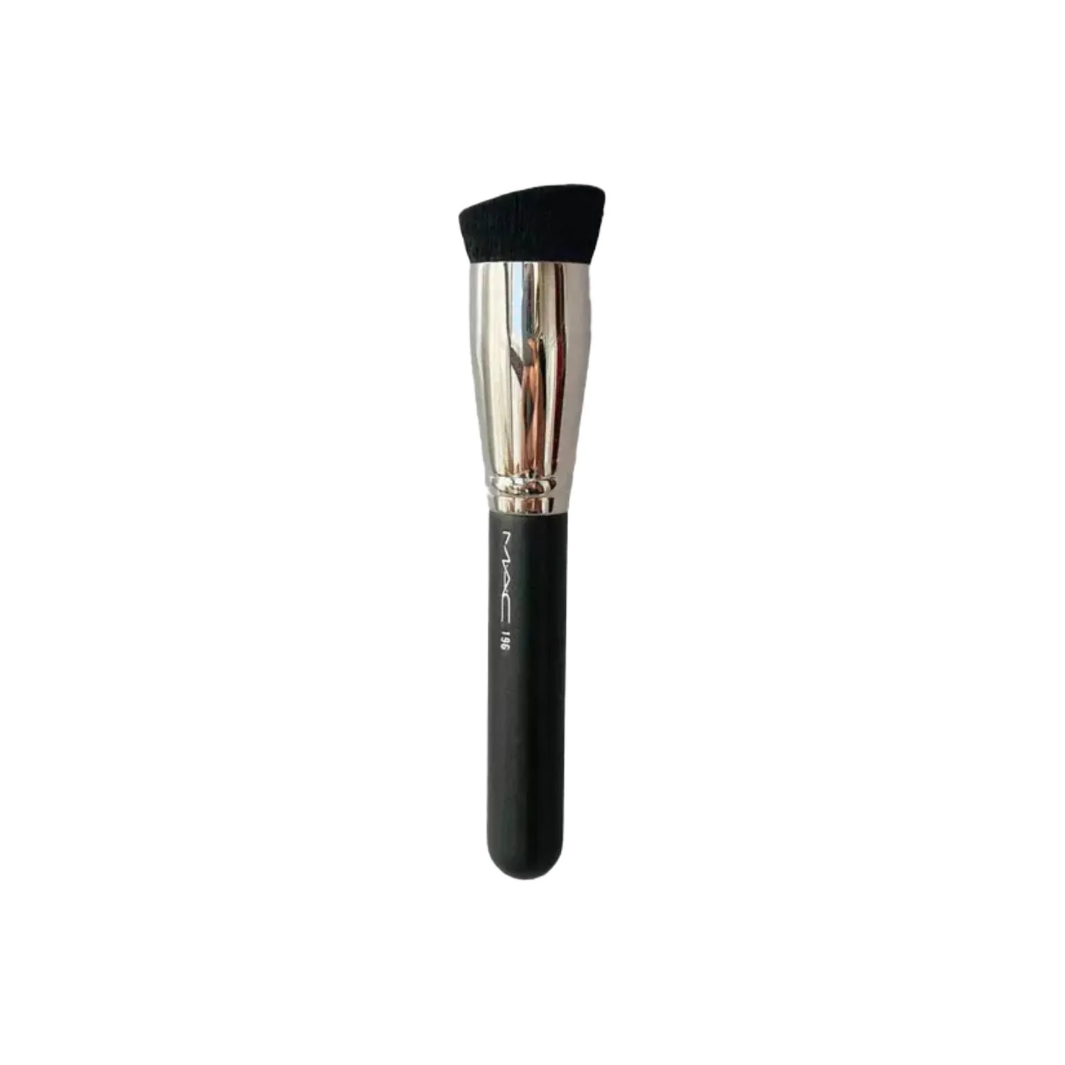 Скошенная кисть для тональной основы с плоской головкой MAC, Angle Flat Top Foundation Brush