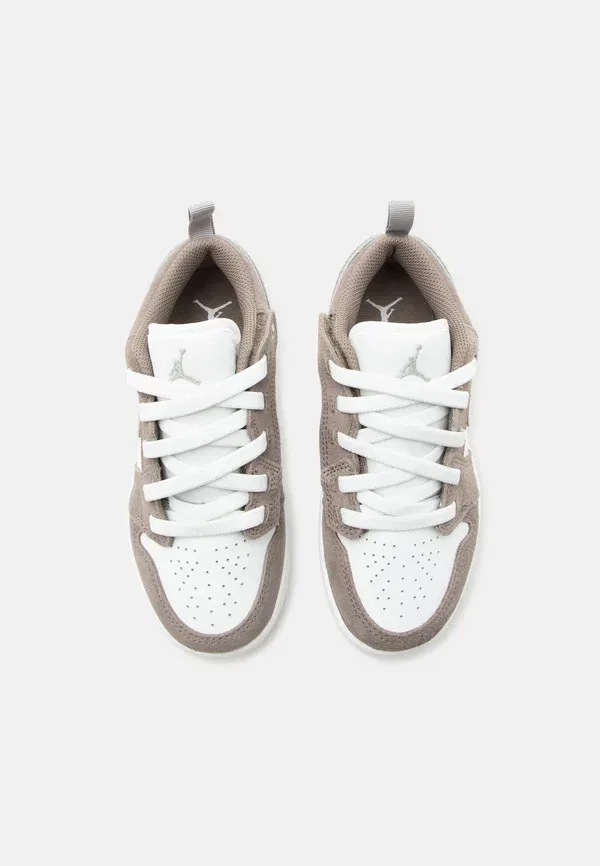 Кроссовки Jordan, olive grey/enigma stone/summit white/pale ivory, оливково-серый/загадочный камень/вершинный белый/бледно-слоновая кость — фото 4