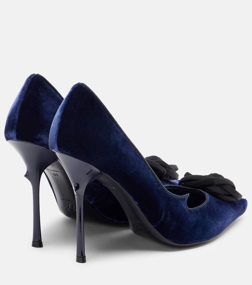Туфли-лодочки Epine Rose 100 из цветочного бархата Roger Vivier, Blu Chiaro + Nero — фото 2